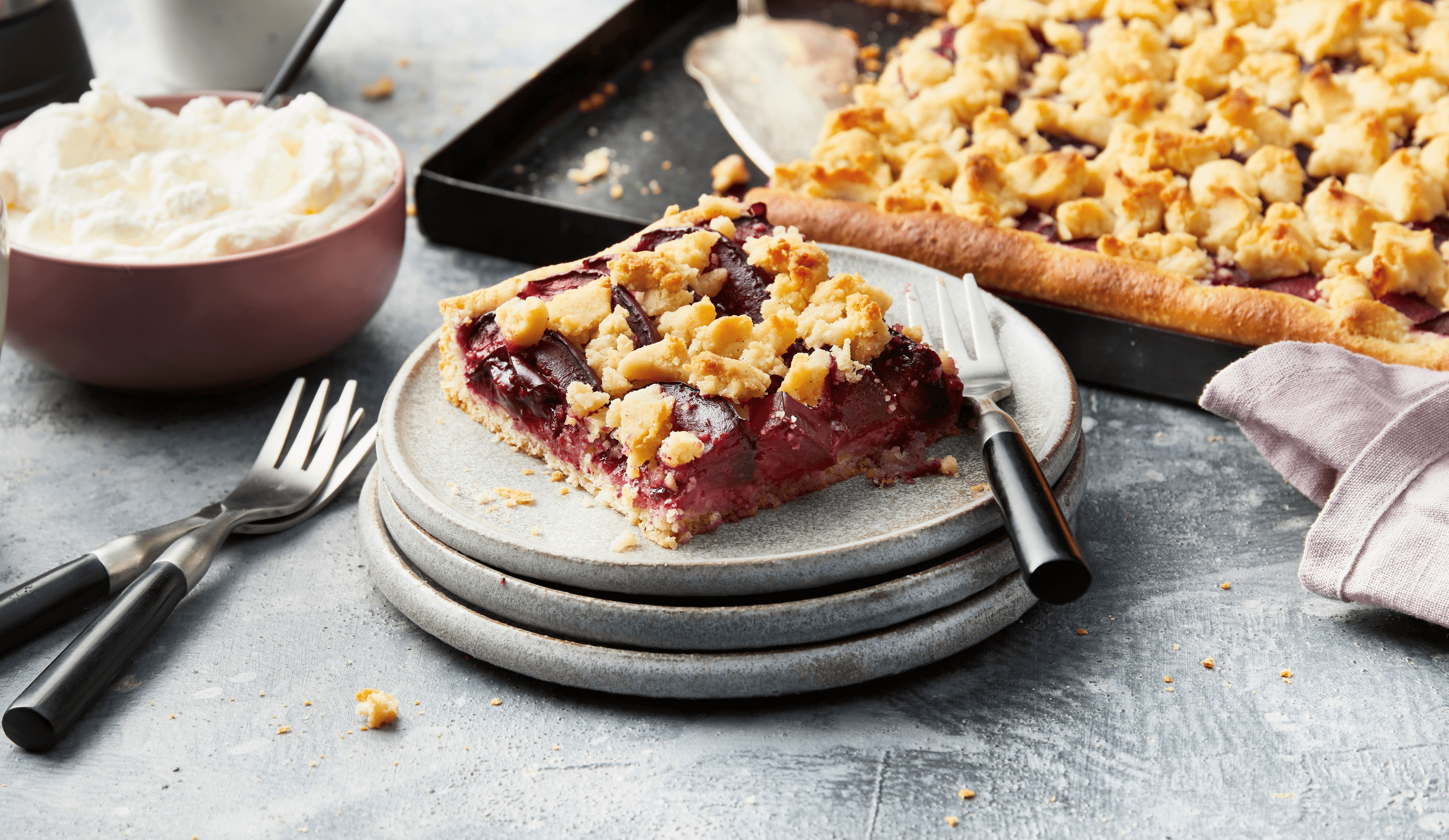 Pflaumenkuchen mit Streuseln Rezept - REWE.de