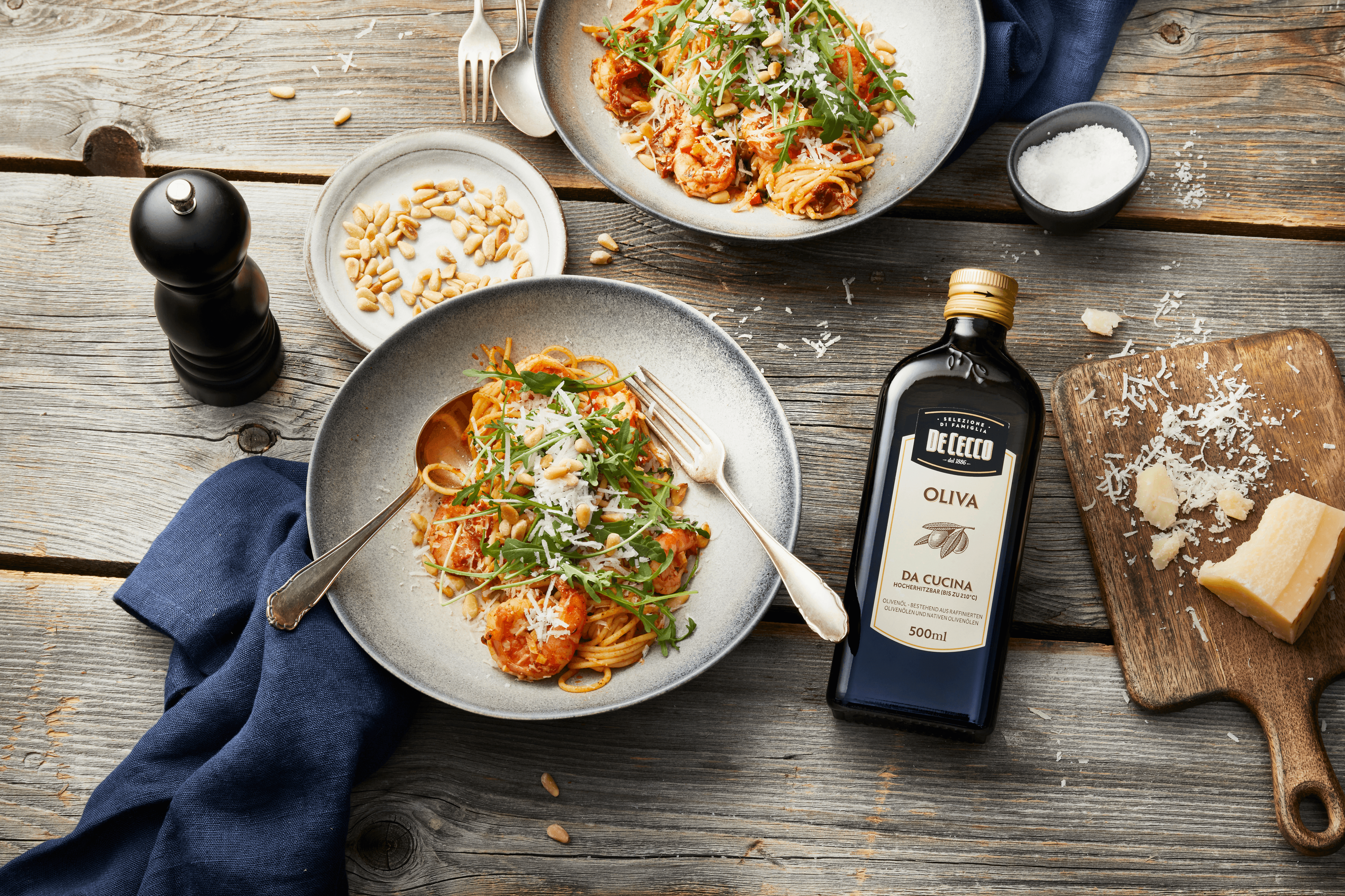 Spaghetti mit Garnelen, Rucola und Pinienkernen Rezept - REWE.de